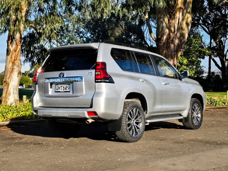 2023 Toyota Land Cruiser Prado VX Limited 4WD image 3