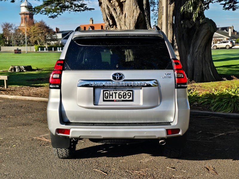 2023 Toyota Land Cruiser Prado VX Limited 4WD image 4