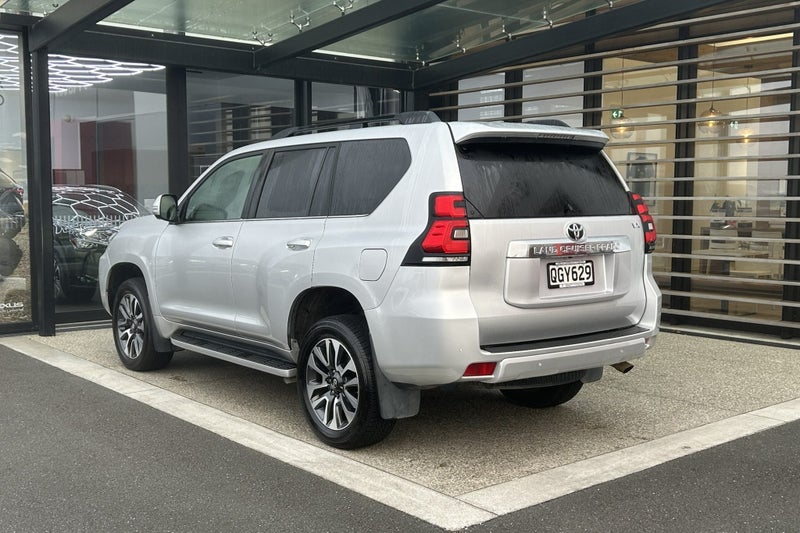 2023 Toyota Land Cruiser VX 2.8 Turbo Diesel 4W... image 2