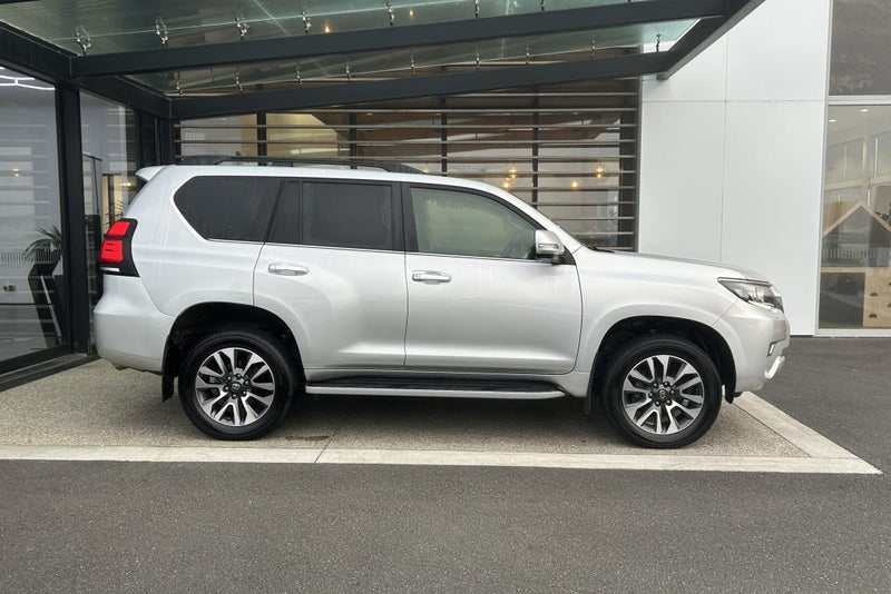 2023 Toyota Land Cruiser VX 2.8 Turbo Diesel 4W... image 5