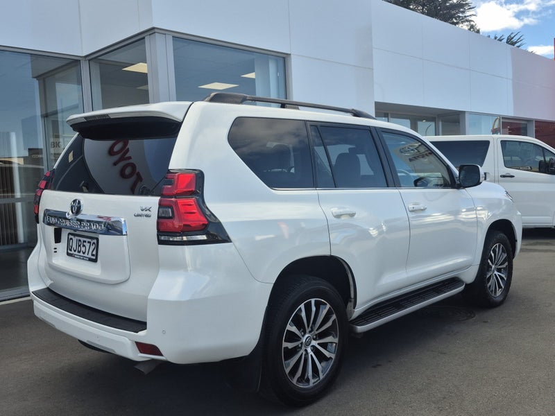 2023 Toyota Land Cruiser VX Limited 2.8DT 4WD Auto image 3