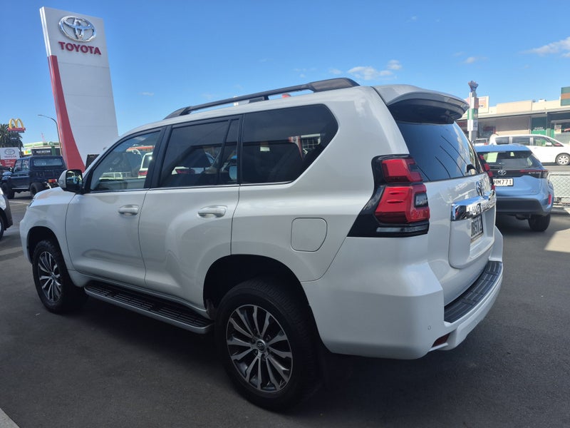 2023 Toyota Land Cruiser VX Limited 2.8DT 4WD Auto image 5