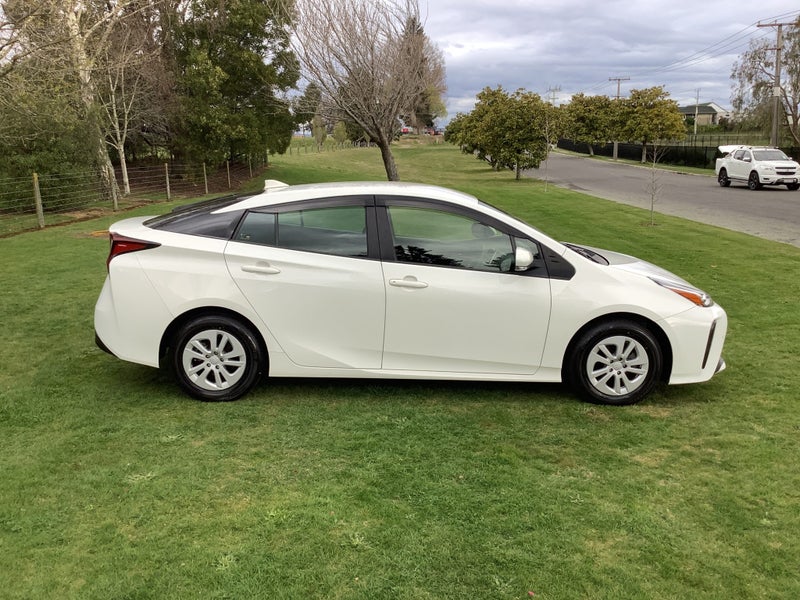 2023 Toyota Prius 1.8 Hybrid Electric Vehicle image 4