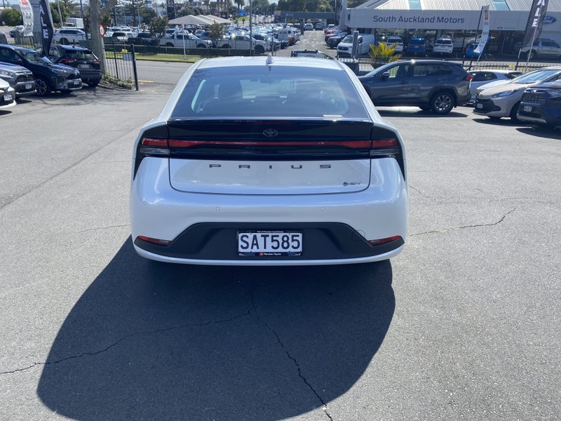 2023 Toyota Prius 1.8 Hybrid U Hatch 2WD 5 Dr CVT image 3