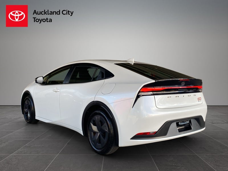 2023 Toyota Prius 1.8 Hybrid U Hatch 2WD 5 Dr CVT image 5
