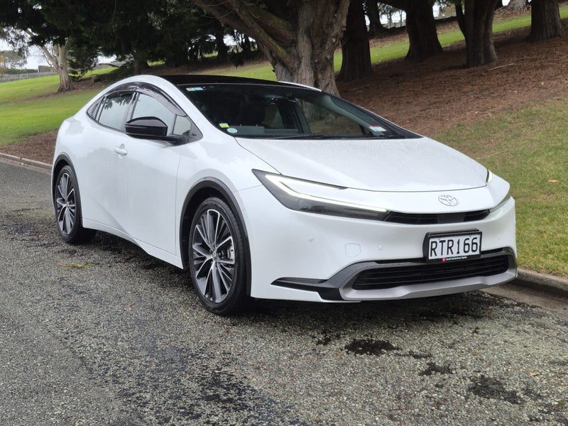 2023 Toyota Prius 2.0 Hybrid Z 5 Dr Hatch CVT 2... image 2