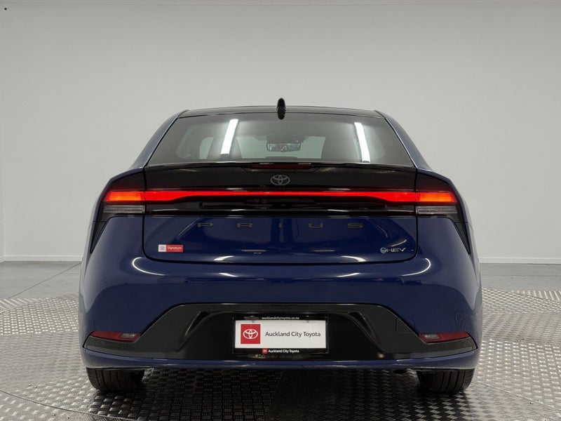 2023 Toyota Prius 2.0 Hybrid Z image 4