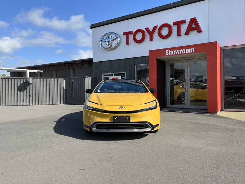 2023 Toyota Prius 2.0 Hybrid Z Hatch - Signatur... image 4