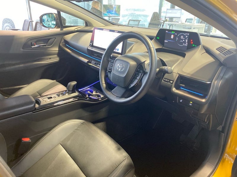 2023 Toyota Prius 2.0 Ltr PHEV Z 5 Dr Hatch image 4