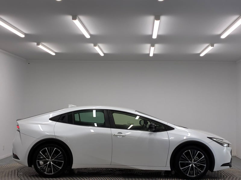 2023 Toyota Prius 2.0P Hybrid G image 2