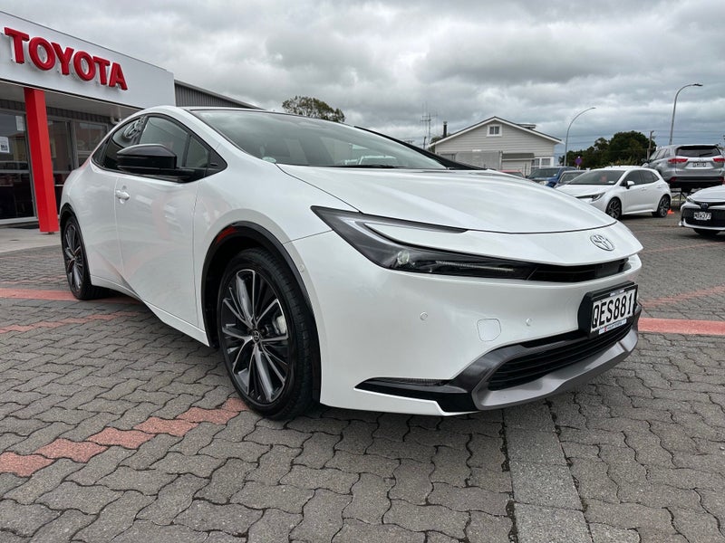 2023 Toyota Prius Hybrid Z 4wd - AWD image 1