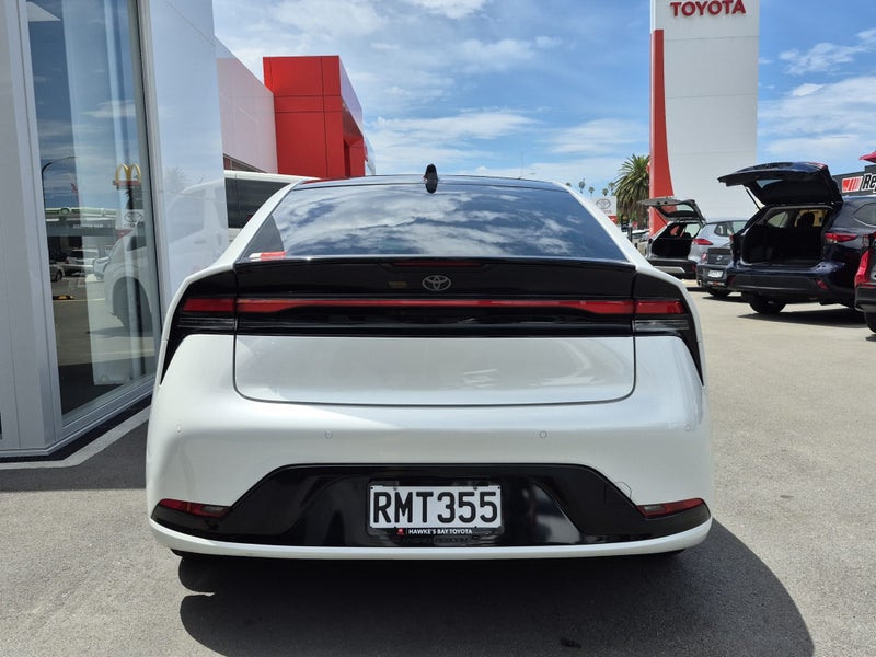 2023 Toyota Prius Hybrid Z Auto image 4