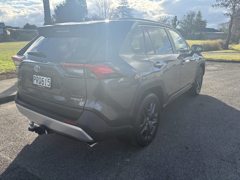 2023 Toyota RAV4 Adventure 2.5P HEV ECVT AWD SU... image 5