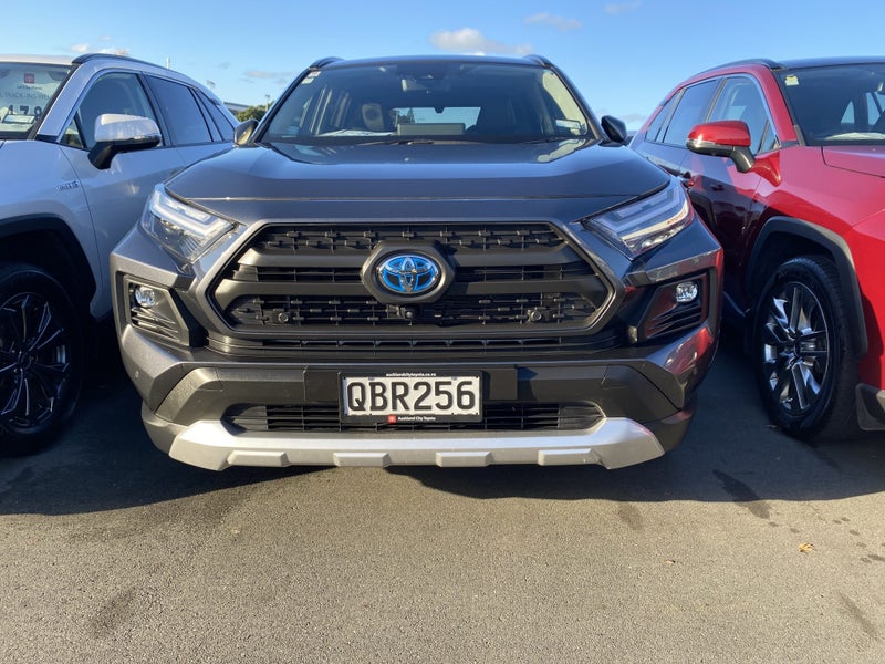 2023 Toyota RAV4 Adventure 2.5P Hybrid image 4