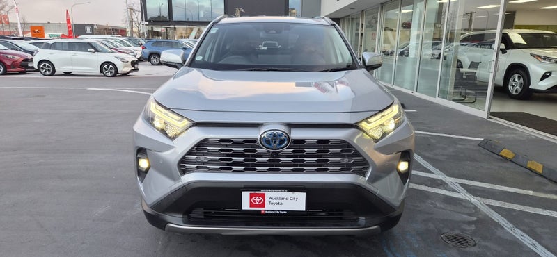 2023 Toyota RAV4 G LIMITED 2.5 HYBRID LUXURY SUV image 3