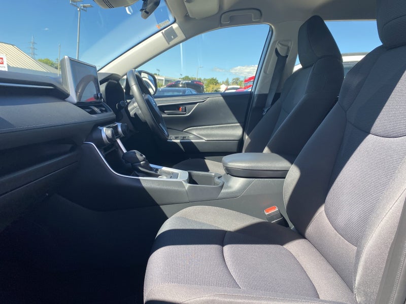 2023 Toyota RAV4 GX 2.0P SUV image 5