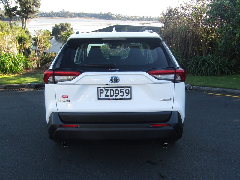 2023 Toyota RAV4 GX 2.5 4WD Hybrid image 5