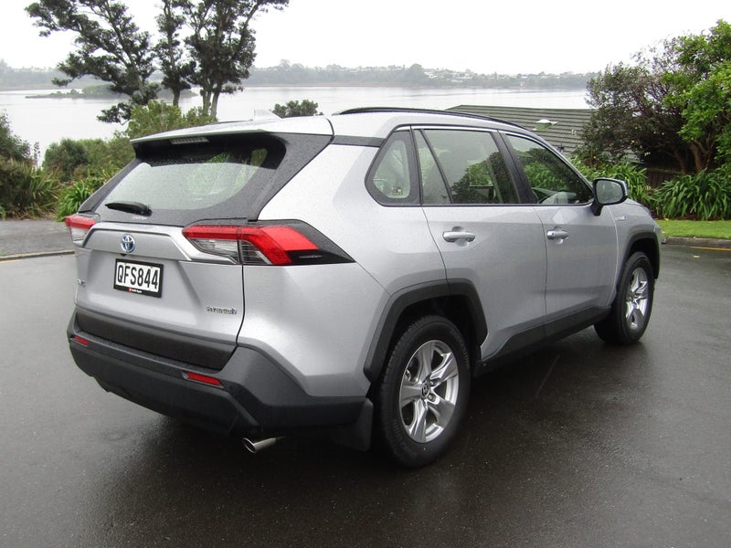 2023 Toyota RAV4 GX 2.5P HYBRID image 3