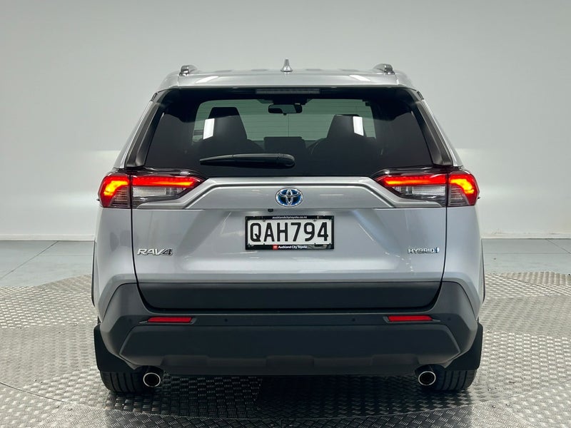 2023 Toyota RAV4 GX 2.5P Hybrid AWD image 5