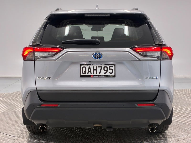 2023 Toyota RAV4 GX 2.5P Hybrid AWD image 4