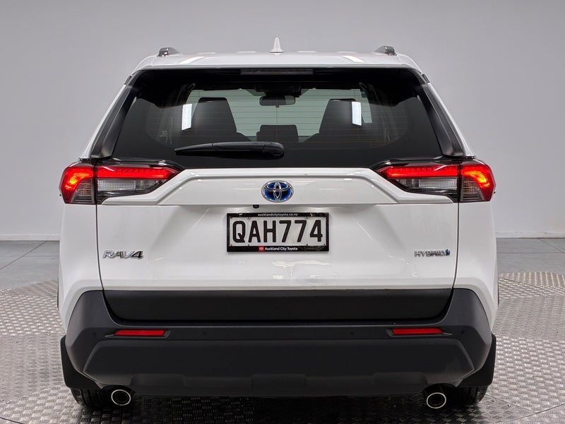 2023 Toyota RAV4 GX 2.5P Hybrid AWD image 4