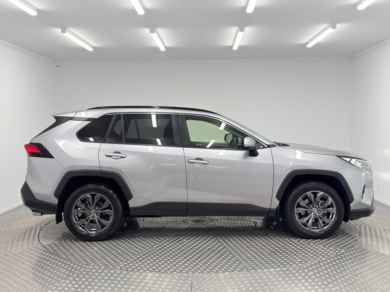 2023 Toyota RAV4 GXL 2.0P image 2