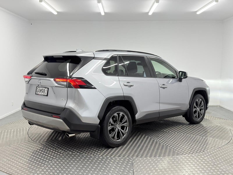 2023 Toyota RAV4 GXL 2.0P image 3