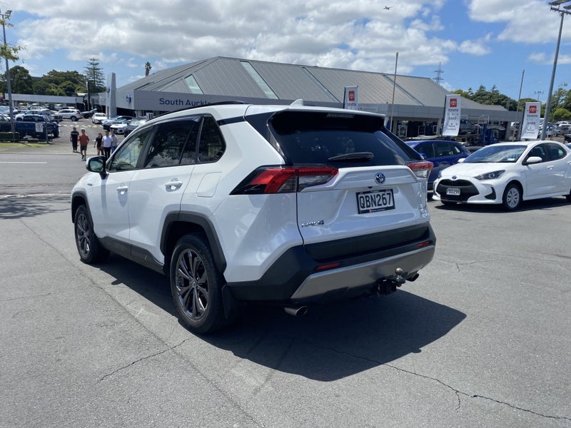 2023 Toyota RAV4 GXL 2.5P Hybrid AWD SUV image 4