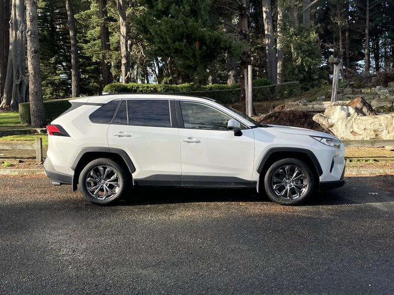 2023 Toyota RAV4 GXL AWD image 3