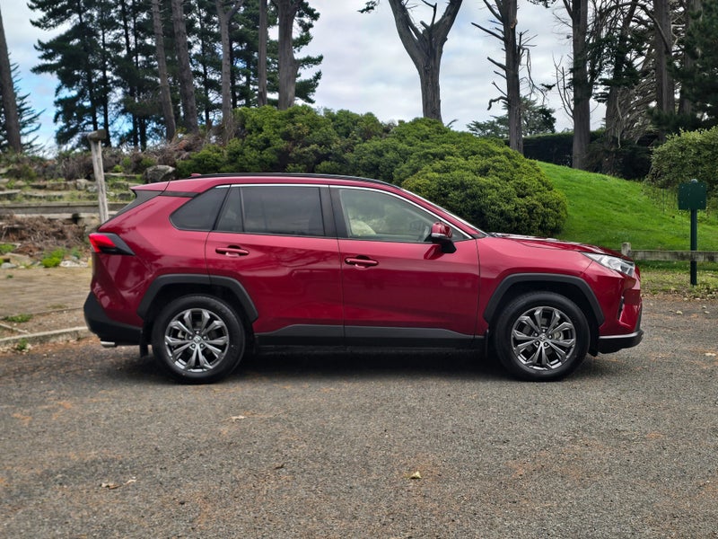 2023 Toyota RAV4 GXL AWD image 2