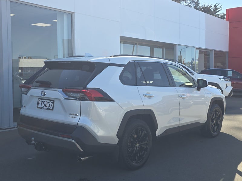 2023 Toyota RAV4 Limited 2.5P AWD HYBRID Auto image 3