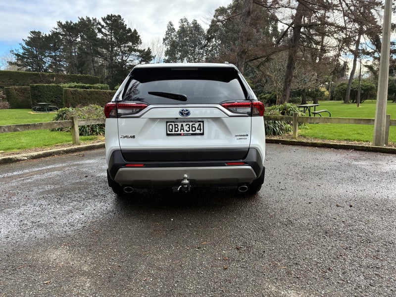 2023 Toyota RAV4 Limited 2.5P HV ECVT AWD SUV/5... image 4