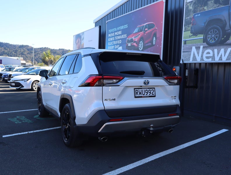 2023 Toyota RAV4 Limited 2.5P HV ECVT AWD SUV/5... image 4