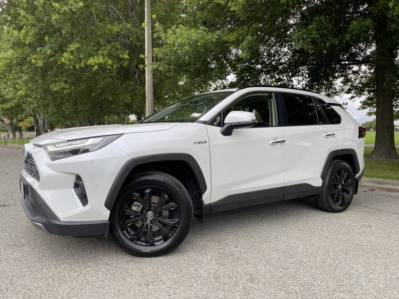 2023 Toyota RAV4 Limited 2.5P HV ECVT AWD SUV image 3