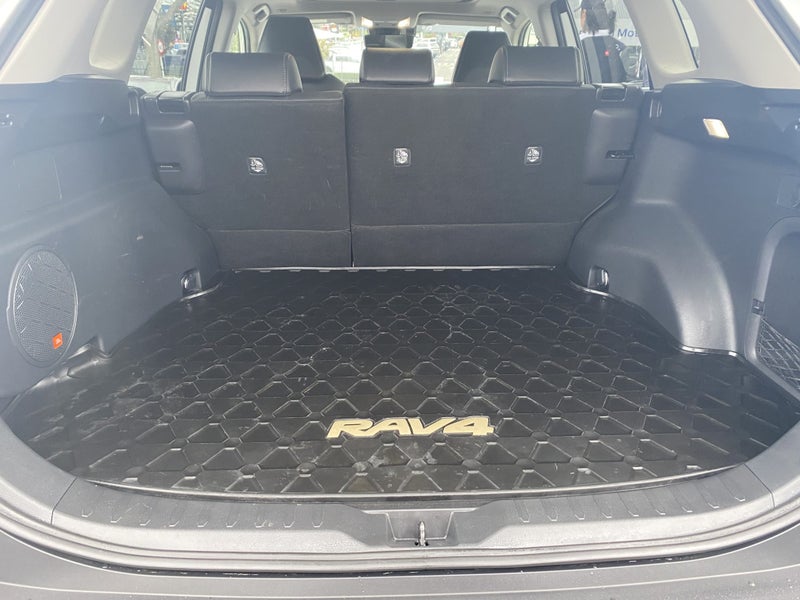 2023 Toyota RAV4 Limited 2.5P Hybrid image 4