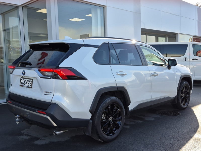 2023 Toyota RAV4 Limited 2.5P HYBRID AWD Auto image 3