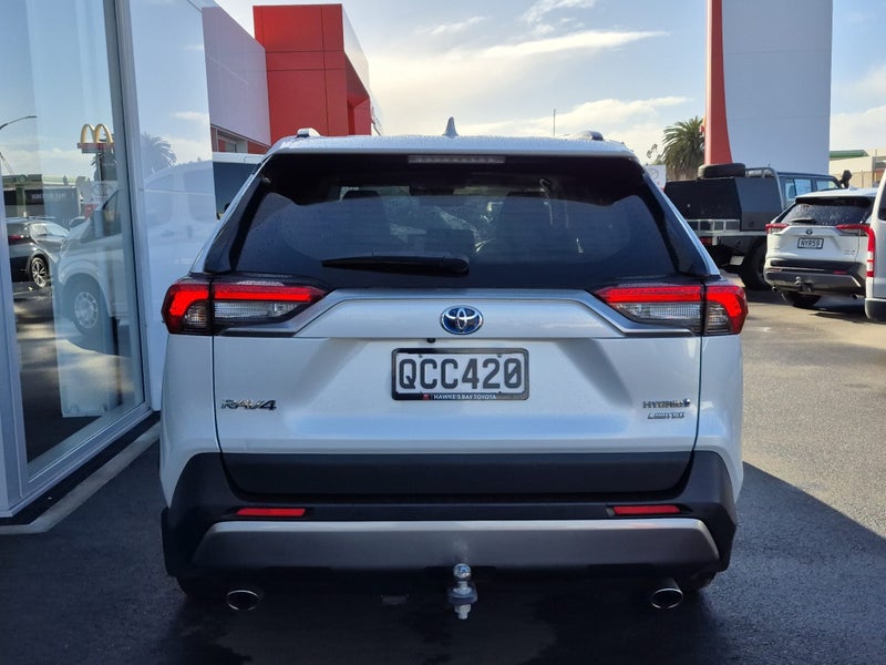 2023 Toyota RAV4 Limited 2.5P HYBRID AWD Auto image 4