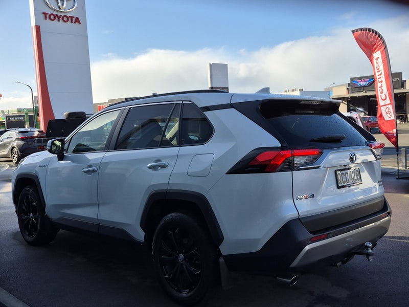 2023 Toyota RAV4 Limited 2.5P HYBRID AWD Auto image 5