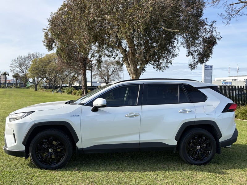 2023 Toyota RAV4 Limited 2.5P Hybrid AWD Automa... image 4