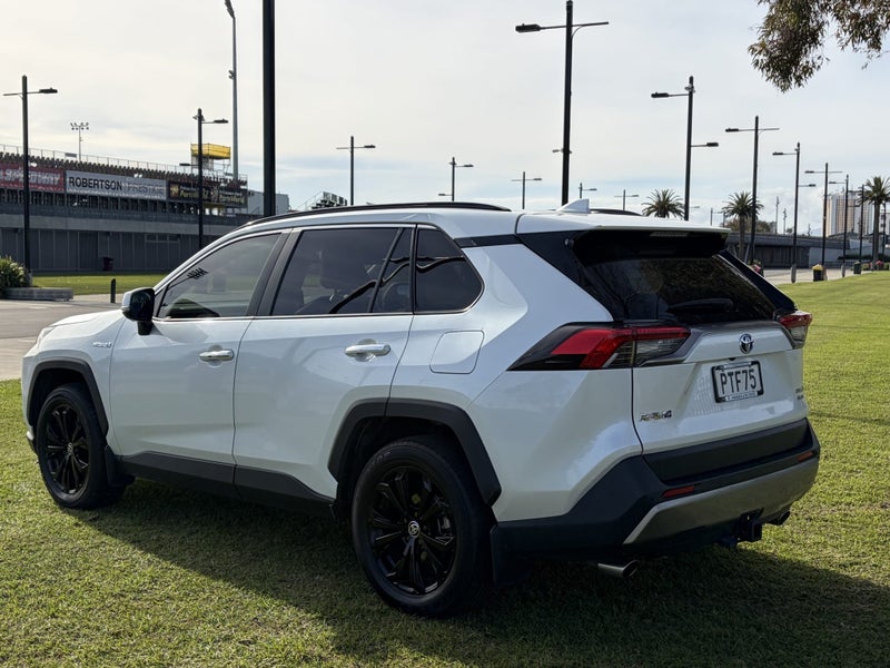 2023 Toyota RAV4 Limited 2.5P Hybrid AWD Automa... image 5