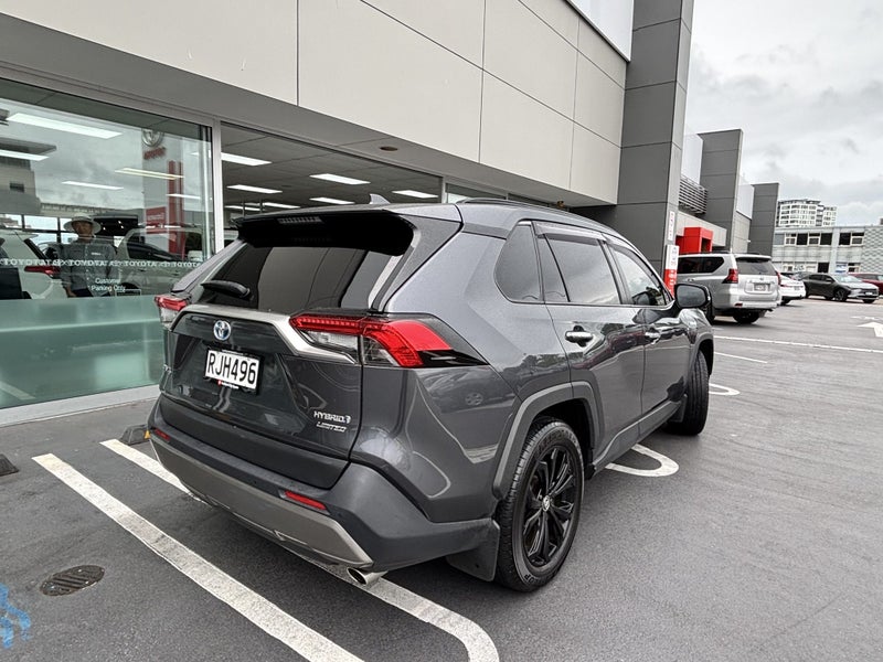 2023 Toyota RAV4 Limited 2.5P HYBRID LUXURY SUV image 3