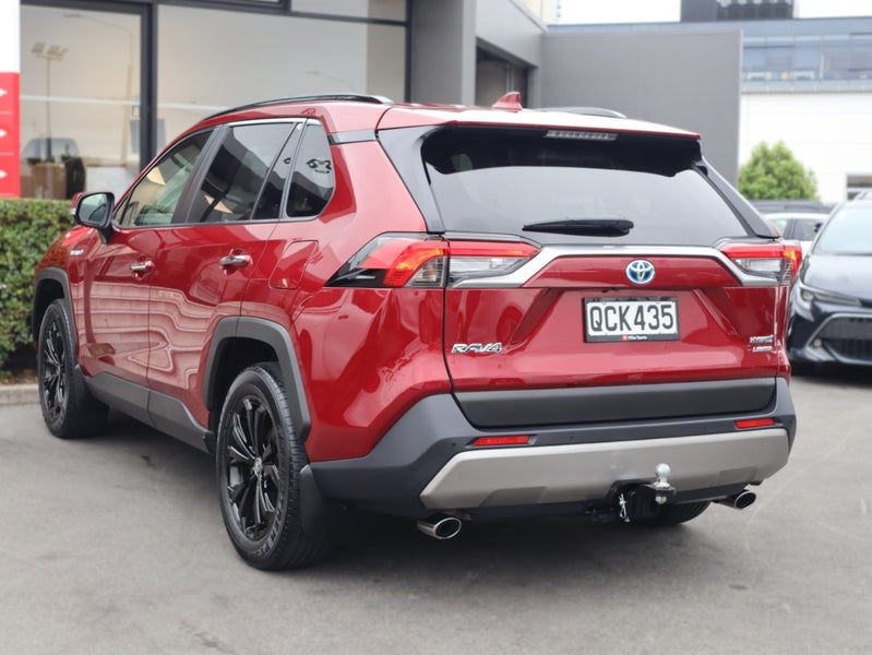 2023 Toyota RAV4 Limited HYBRID, Leather image 5