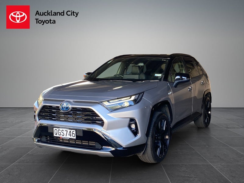 2023 Toyota RAV4 XSE 2.5P HV ECVT AWD SUV image 3