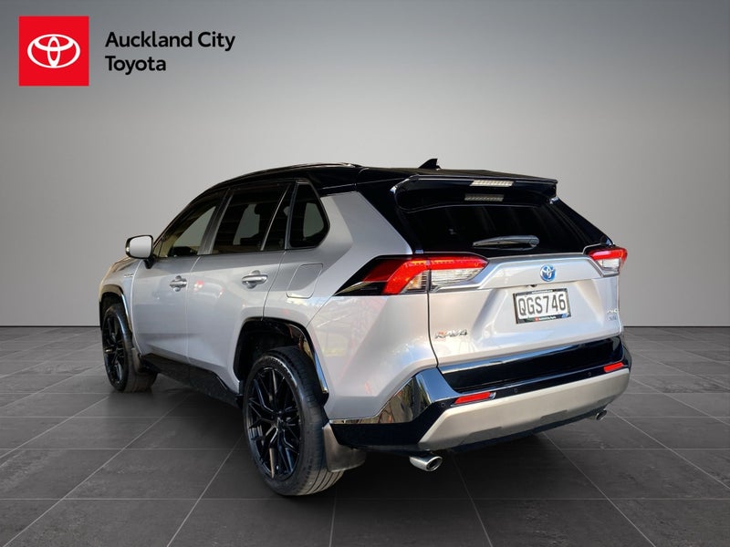 2023 Toyota RAV4 XSE 2.5P HV ECVT AWD SUV image 5