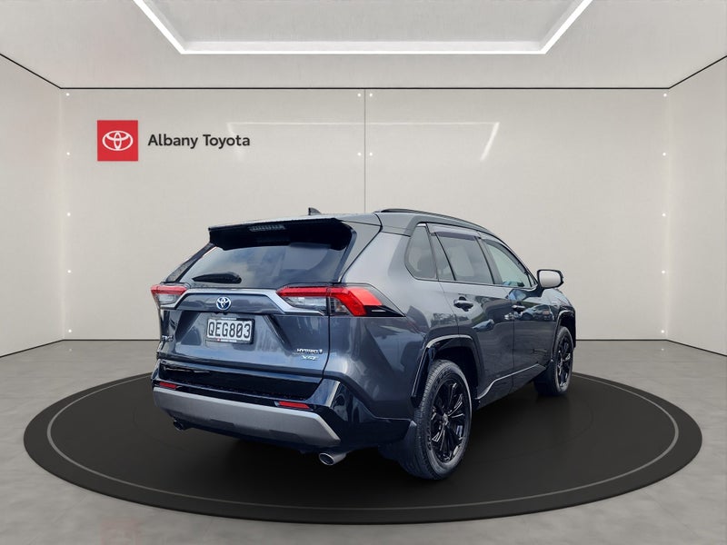 2023 Toyota RAV4 XSE 2.5P HV ECVT AWD SUV/5D/5S... image 3