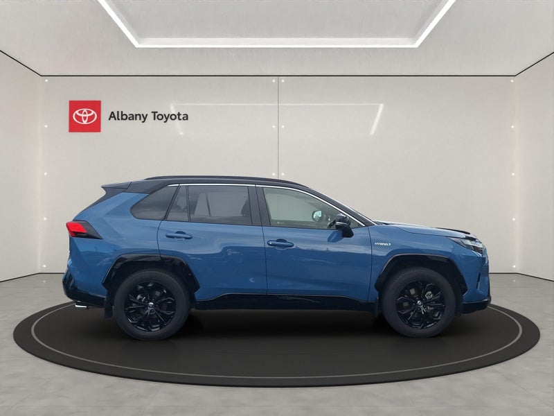 2023 Toyota RAV4 XSE 2.5P HV ECVT AWD SUV/5D/5S... image 2