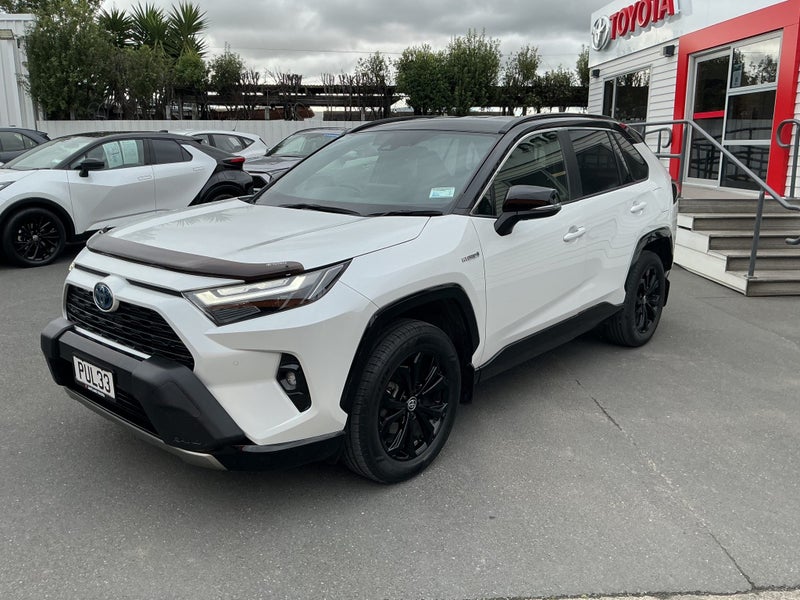 2023 Toyota RAV4 XSE 2.5P Hybrid AWD SUV image 3