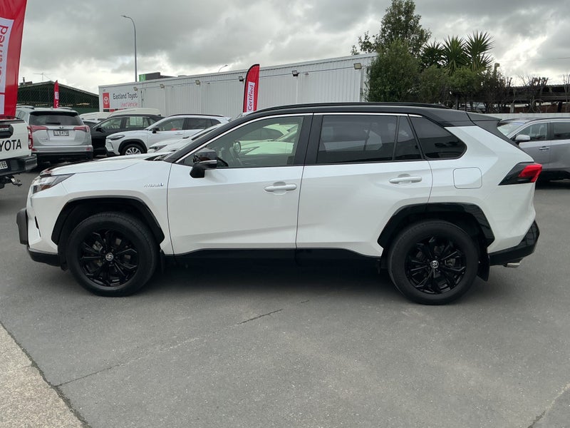 2023 Toyota RAV4 XSE 2.5P Hybrid AWD SUV image 4