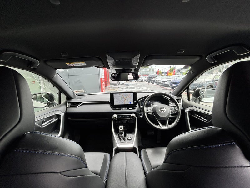 2023 Toyota RAV4 XSE 2.5P HYBRID LUXURY SUV image 2