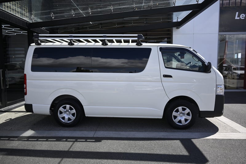 2023 Toyota Regius Ace 2.0 Petrol DX 2WD Van image 4